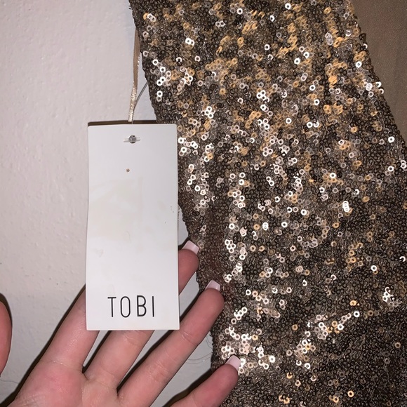 Gold sequence Tobi dress - Picture 3 of 3